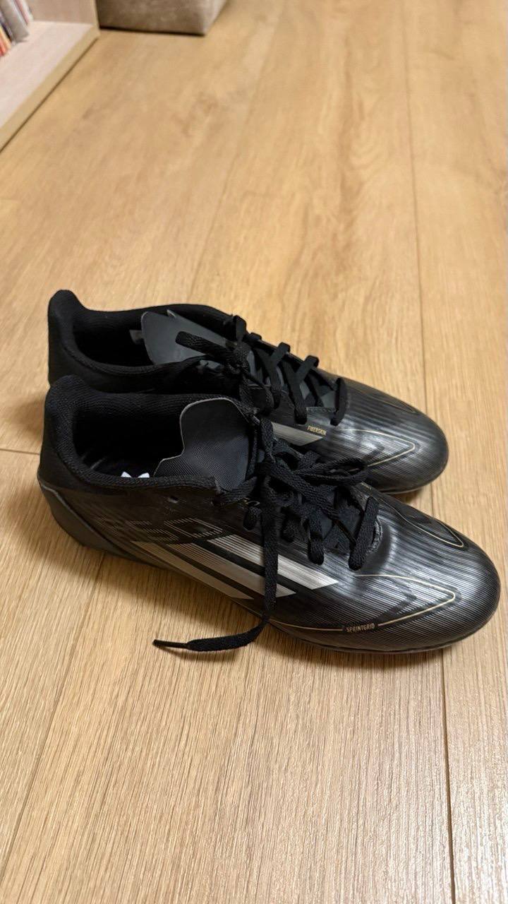 Бутсы Adidas, размер 38, оригинал