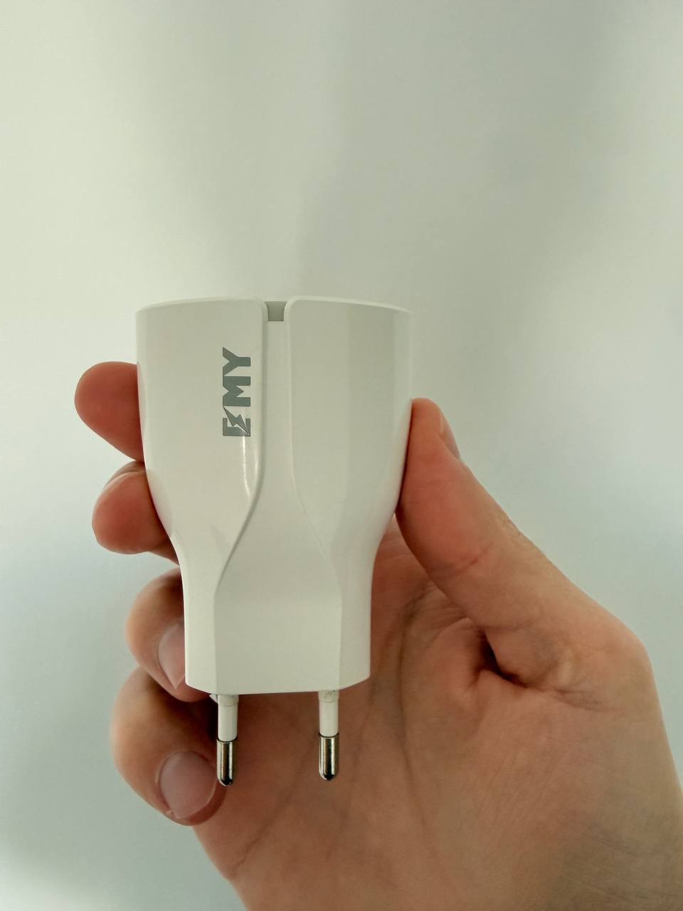 Сетевое зарядное устройство 2×USB White