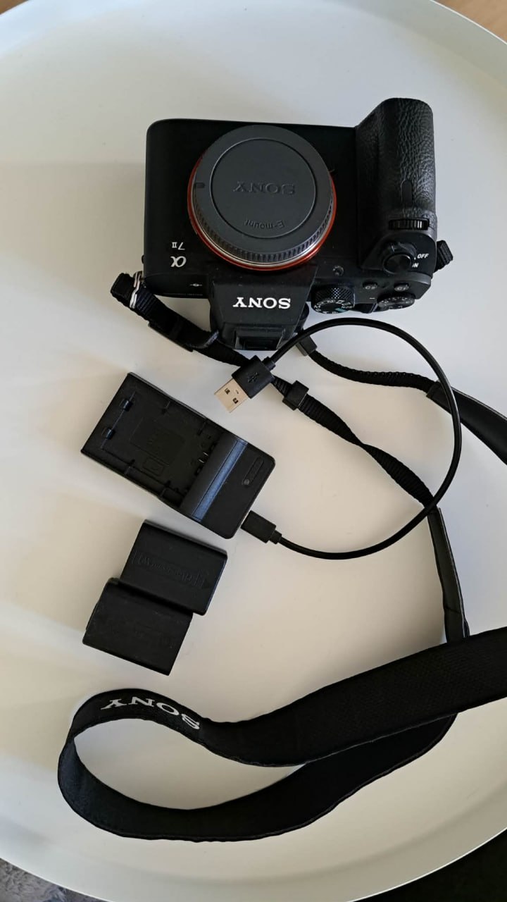 Камера Sony α7 II с объективом Samyang AF 35mm F2.8 FE