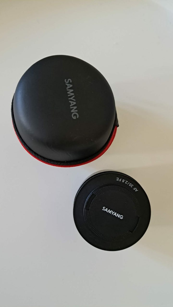 Камера Sony α7 II с объективом Samyang AF 35mm F2.8 FE