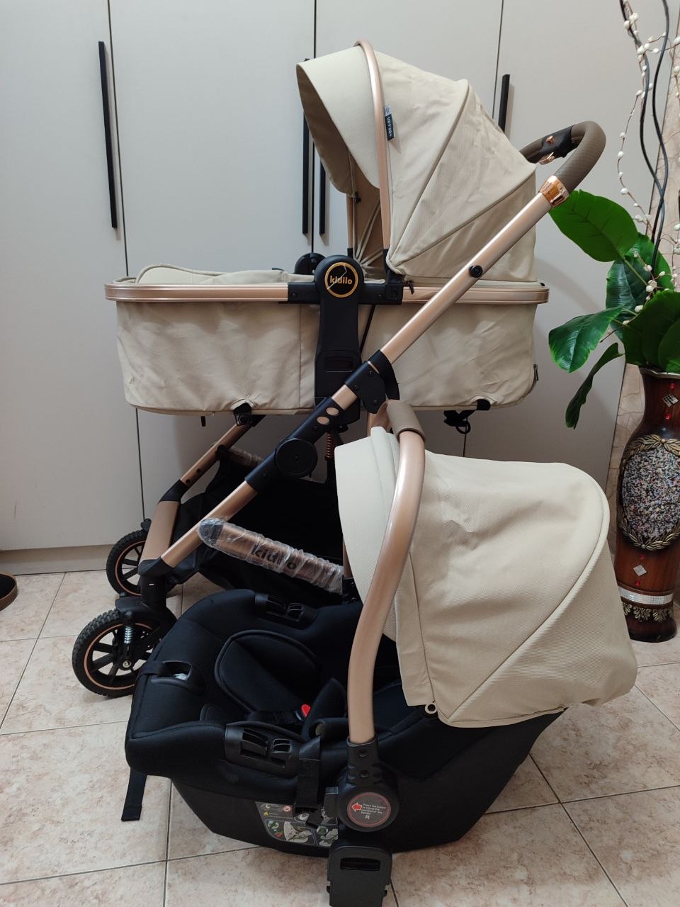 Коляска Kidilo 2 в 1 с автолюлькой