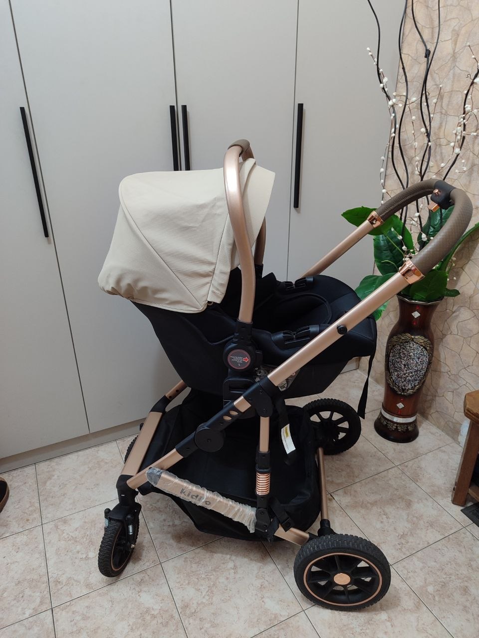 Коляска Kidilo 2 в 1 с автолюлькой