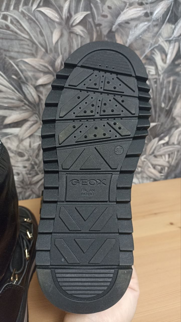 Дутики Geox 37 размер, новые