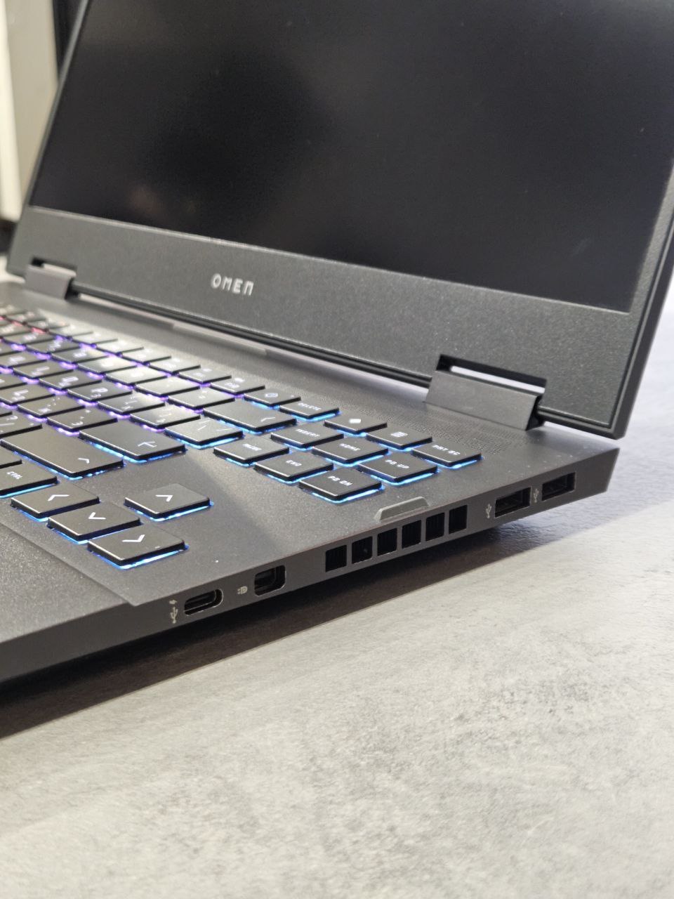Игровой ноутбук HP Omen 15-en1030ur