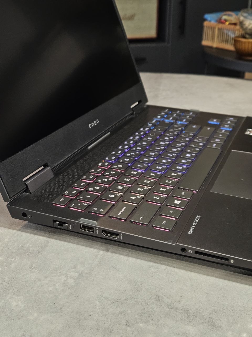 Игровой ноутбук HP Omen 15-en1030ur