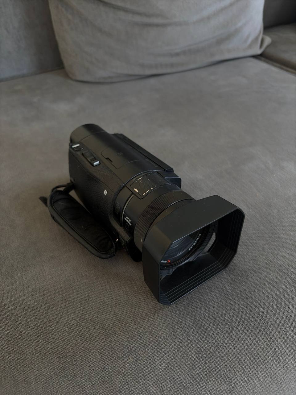 Видеокамера Sony FDR-AX100 4K
