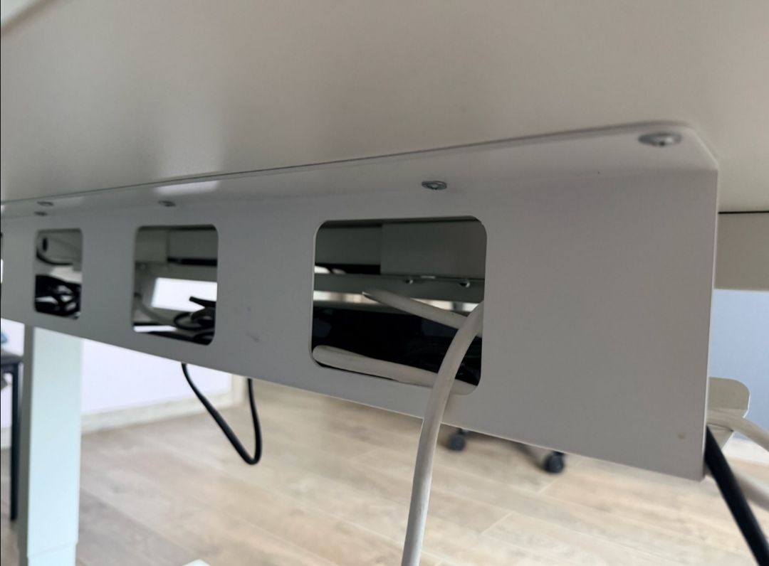 Стол E-TABLE с регулировкой высоты