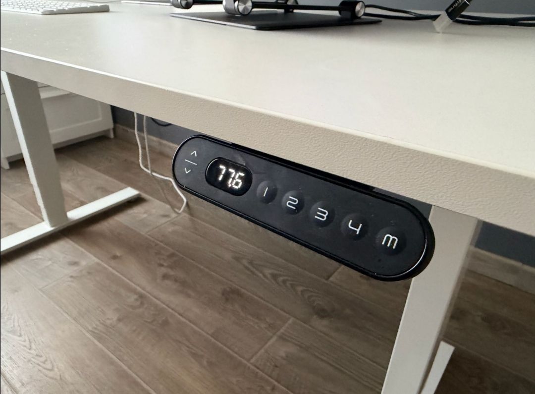 Стол E-TABLE с регулировкой высоты