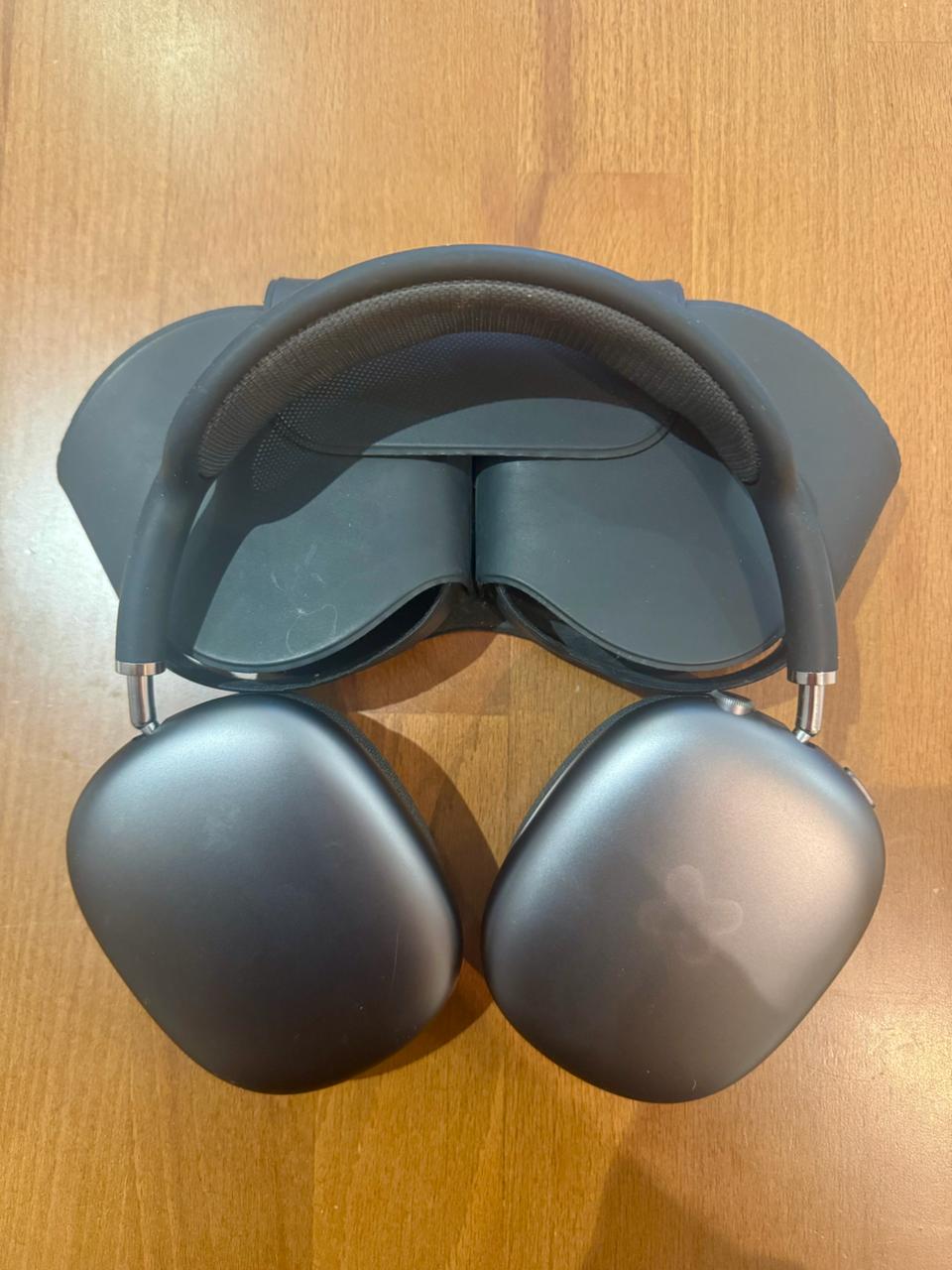 Apple AirPods Max 1-го поколения (Lightning)