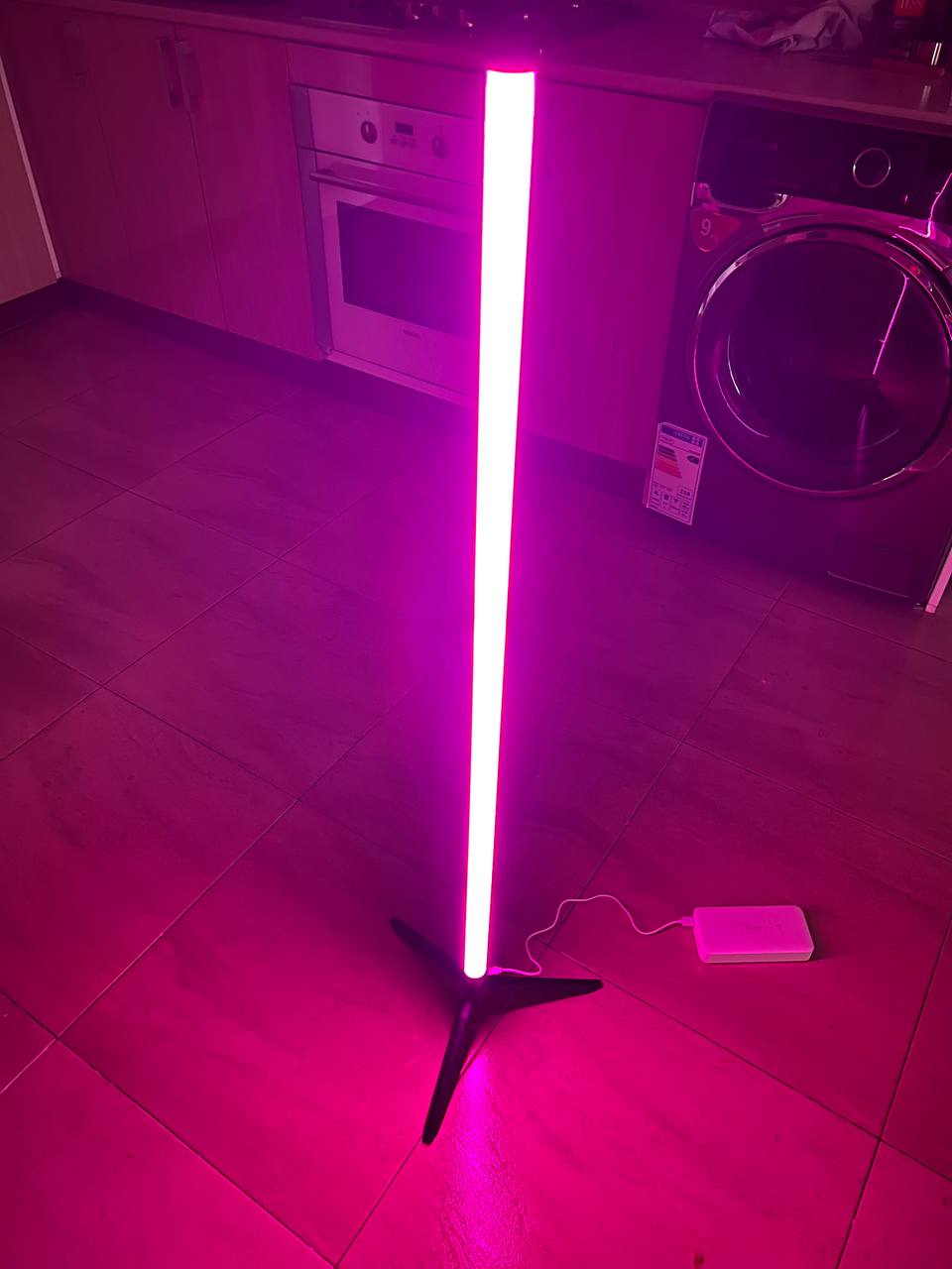 Вертикальная RGB лампа с Bluetooth-управлением