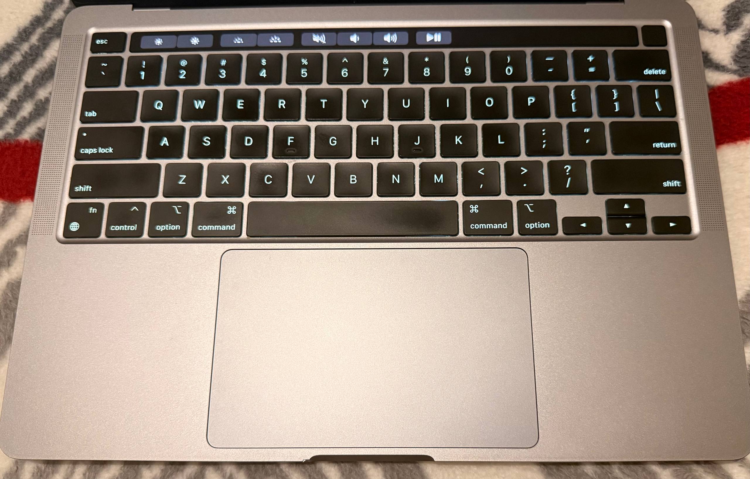 MacBook Pro 13" Apple M1 8/256 ГБ