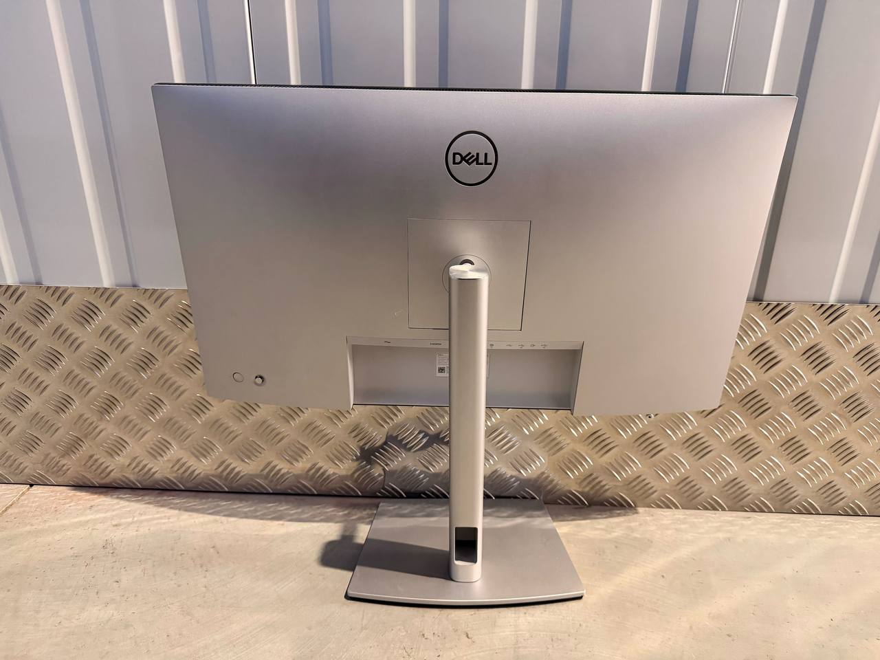 Монитор DELL U2427DE