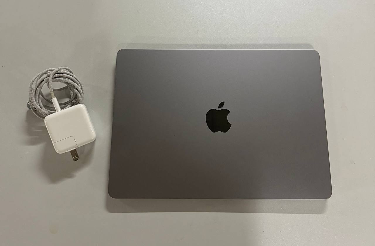 MacBook Air 13.6" (2022) M2 8/256 ГБ