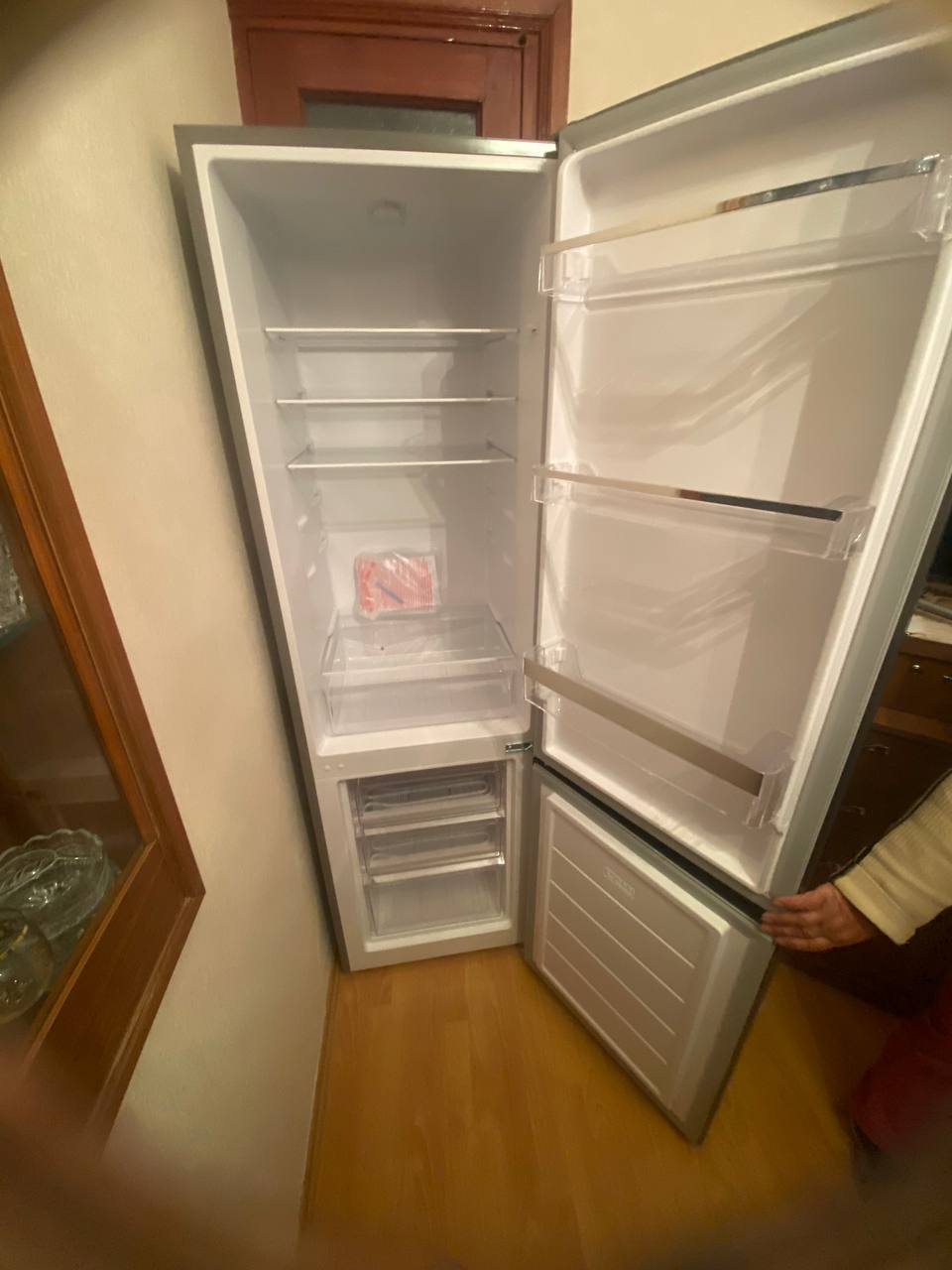 Холодильник, новый
