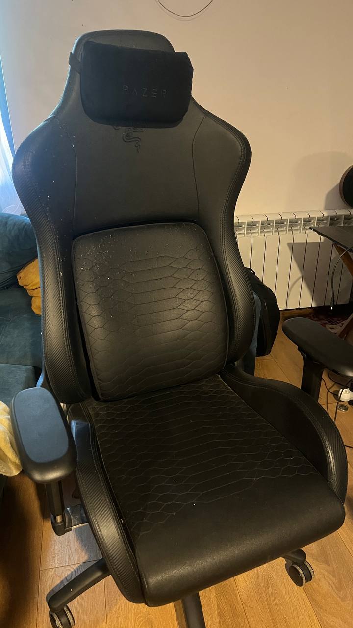 Геймерское кресло Razer