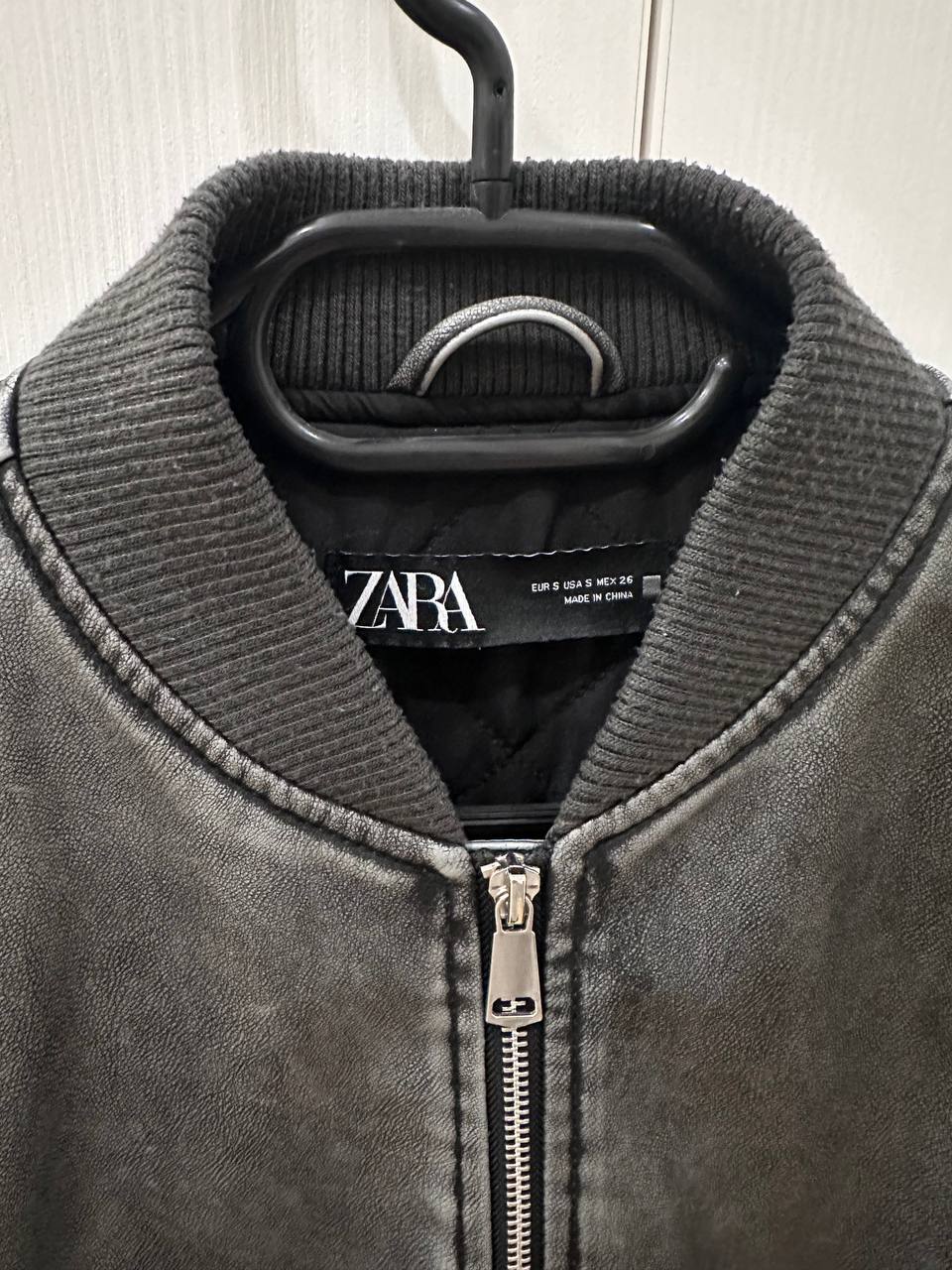 Кожаный бомбер Zara, размер S