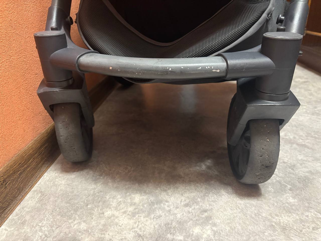 Коляска Happy Baby Mommer Pro 2 в 1