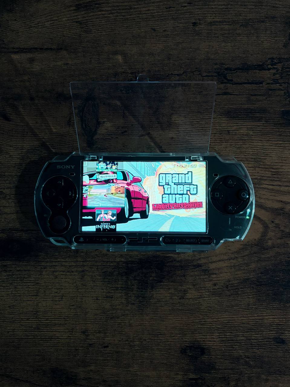 Sony PSP 3000 (прошитая) с кейсом и зарядкой