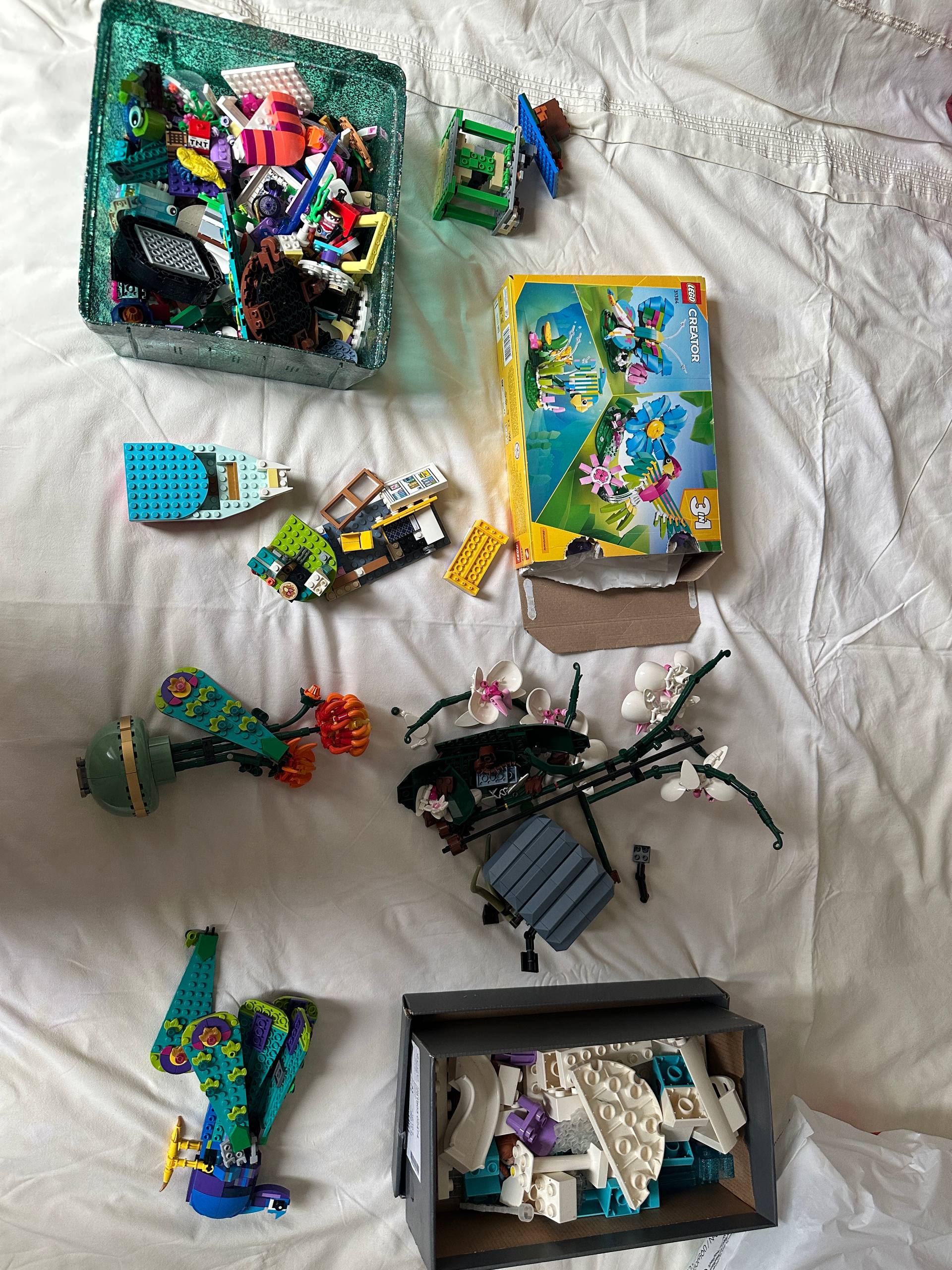 Набор LEGO: Friends, Minecraft, цветы, русалка, 3 в 1, павлин, Duplo — 9 наборов
