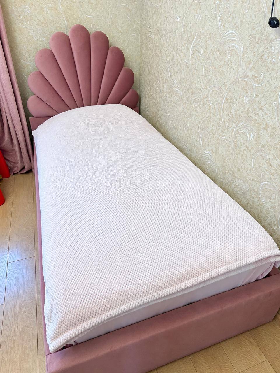 Кровать 200x100 с матрасом