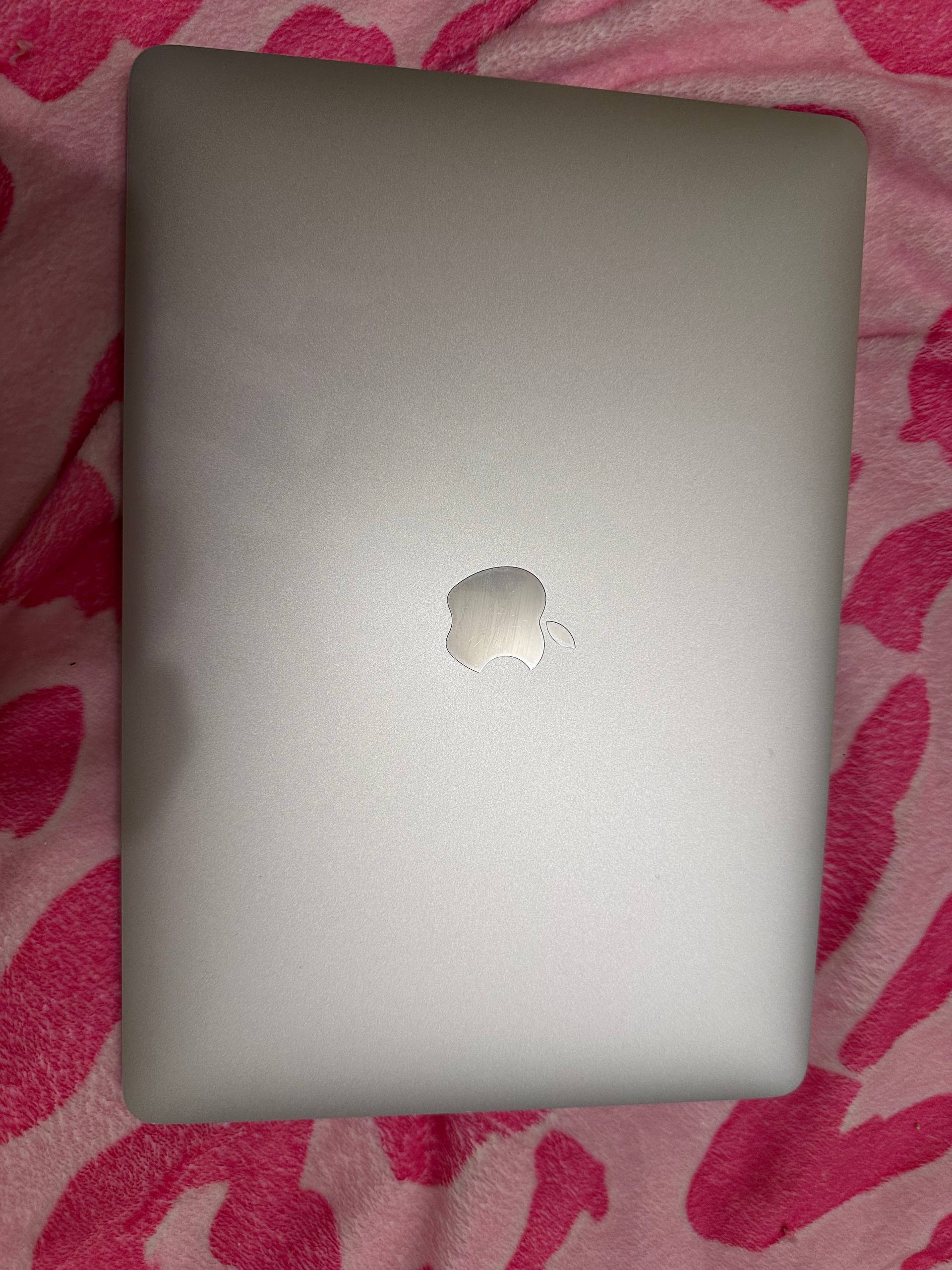 Apple MacBook Pro 13" 2019, разбита матрица