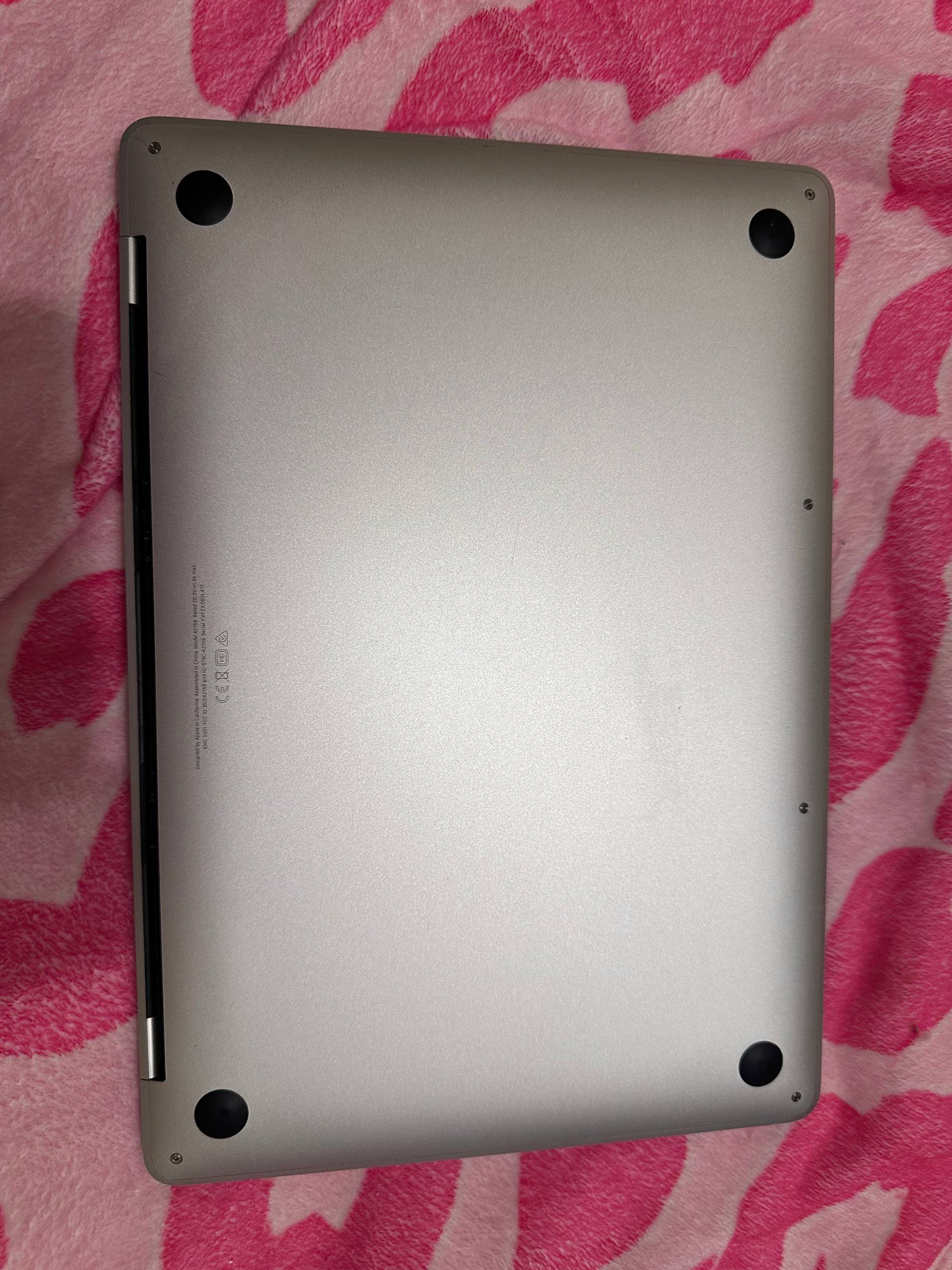 Apple MacBook Pro 13" 2019, разбита матрица