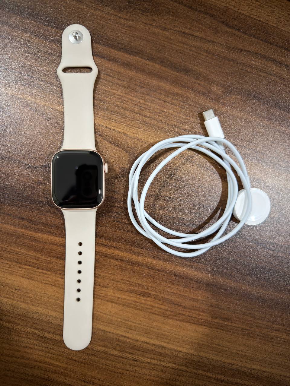 Apple Watch 11 42 мм, новые, серые и золотые