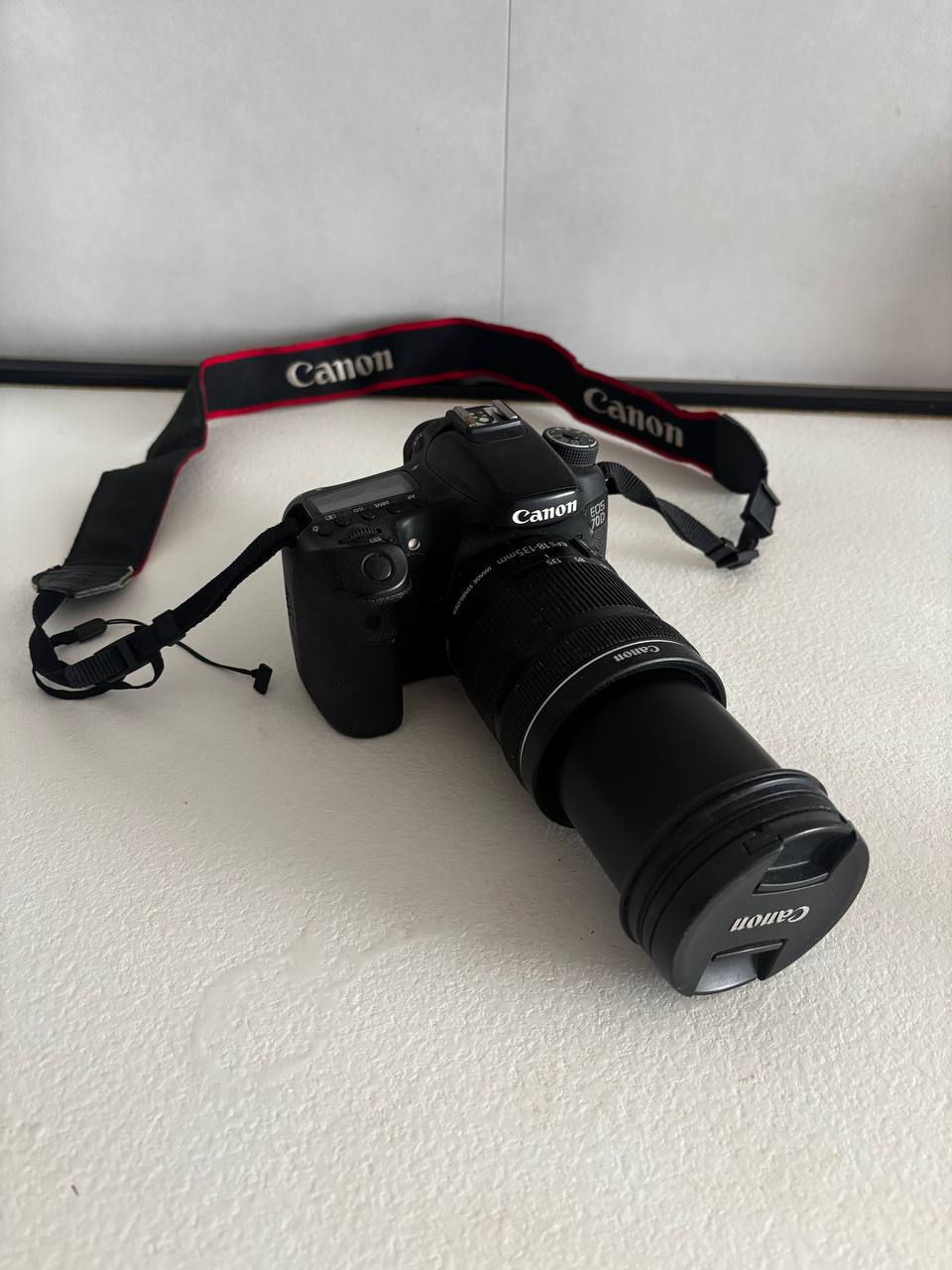 Canon EOS 70D с объективом