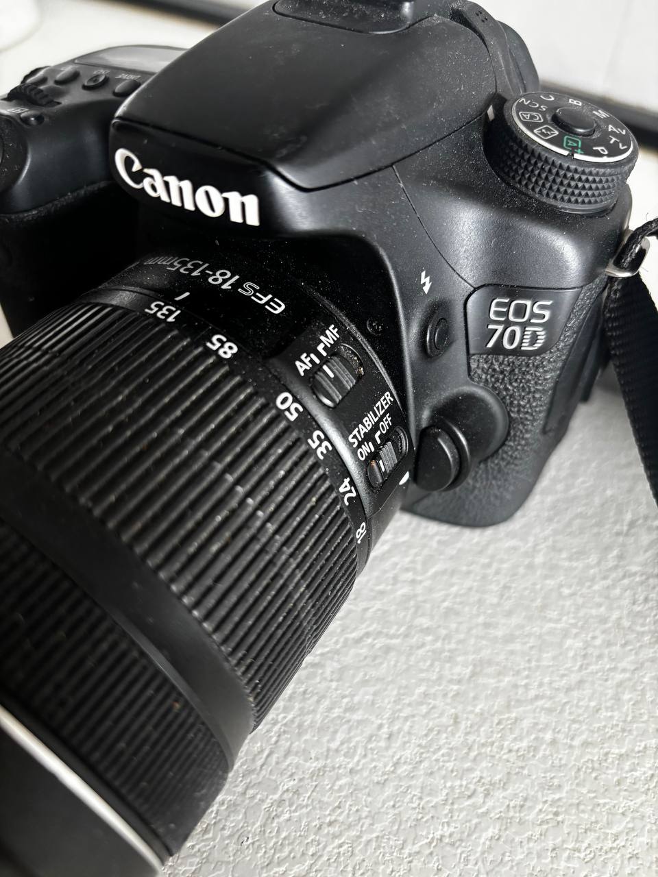 Canon EOS 70D с объективом