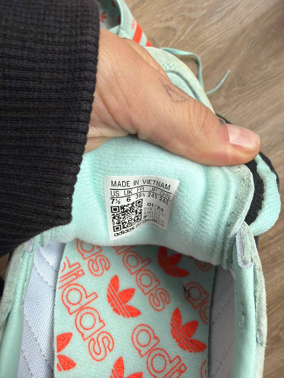 Adidas кроссовки, размер 39 1/3