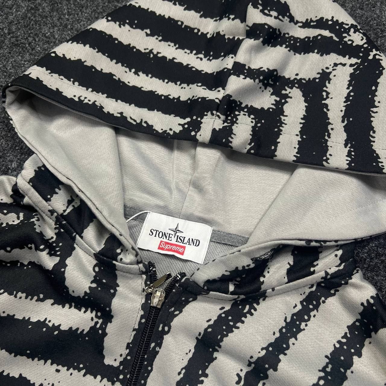 Зип-худи Stone Island x Supreme