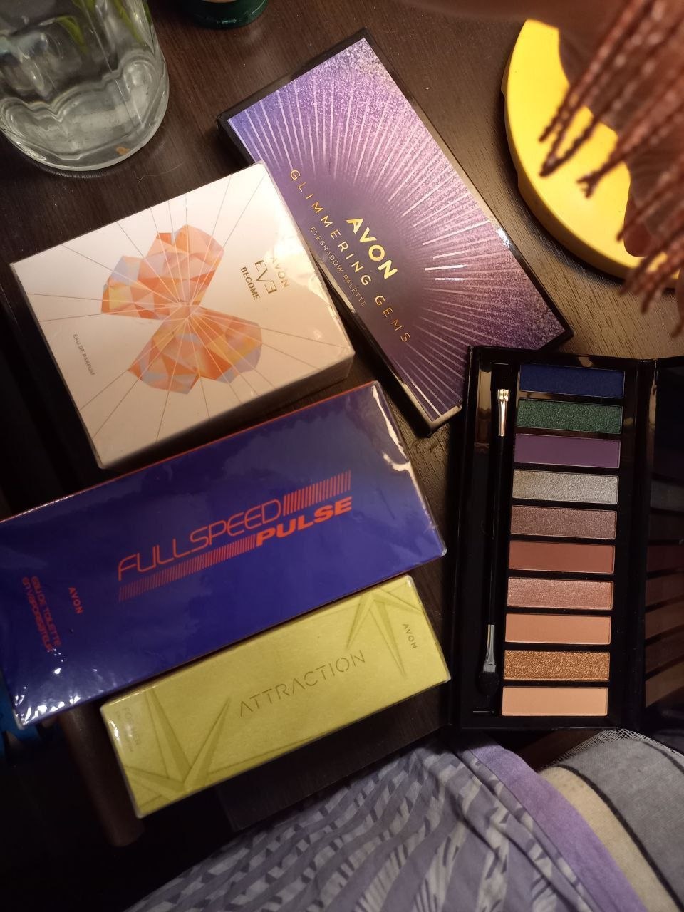 Палетка теней Avon Glimmering Gems