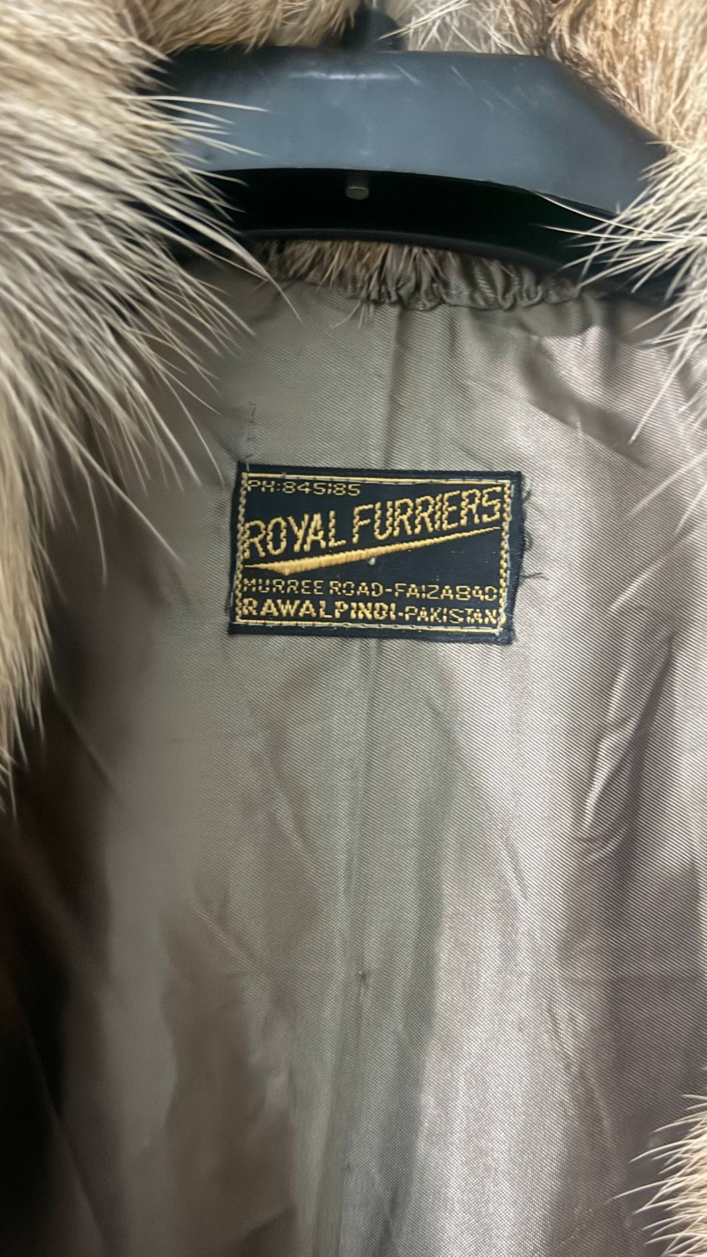 Винтажная шуба из натурального меха енота Royal Furriers