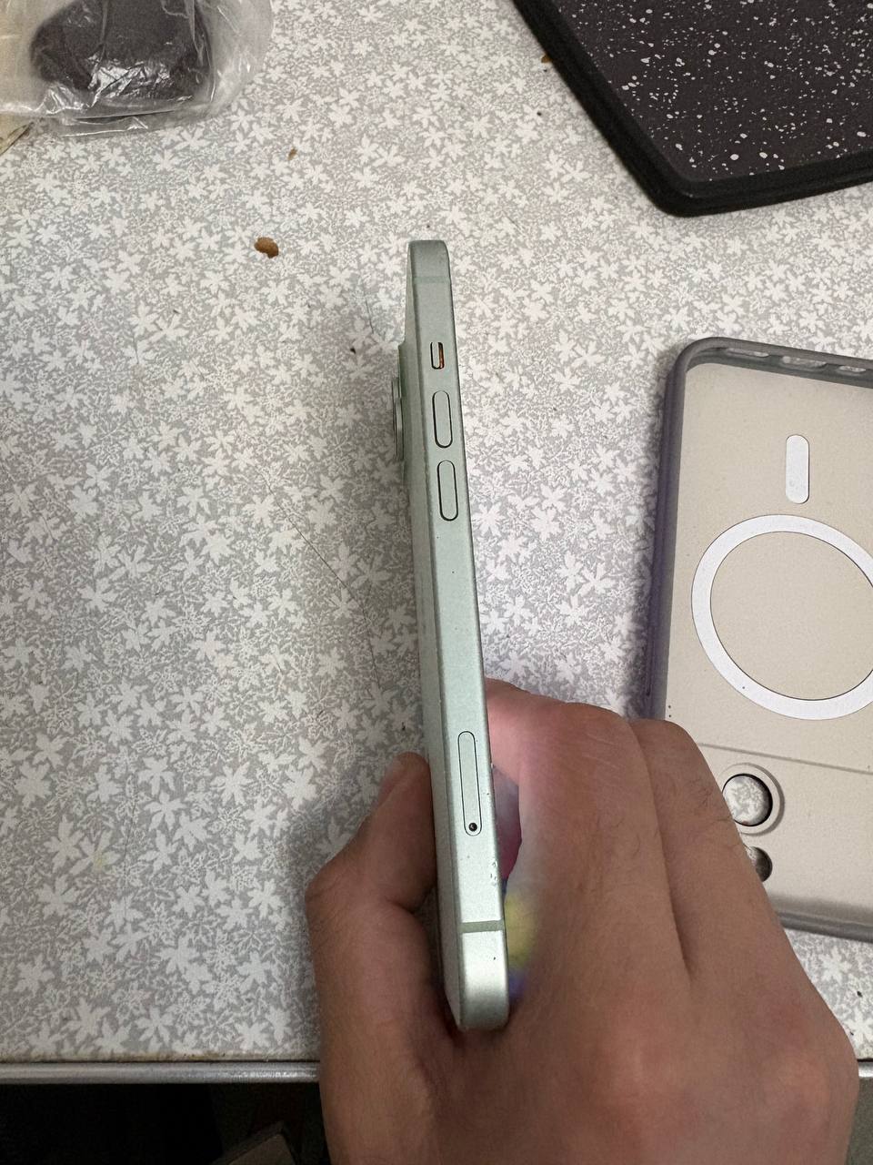iPhone 15 128GB зеленый