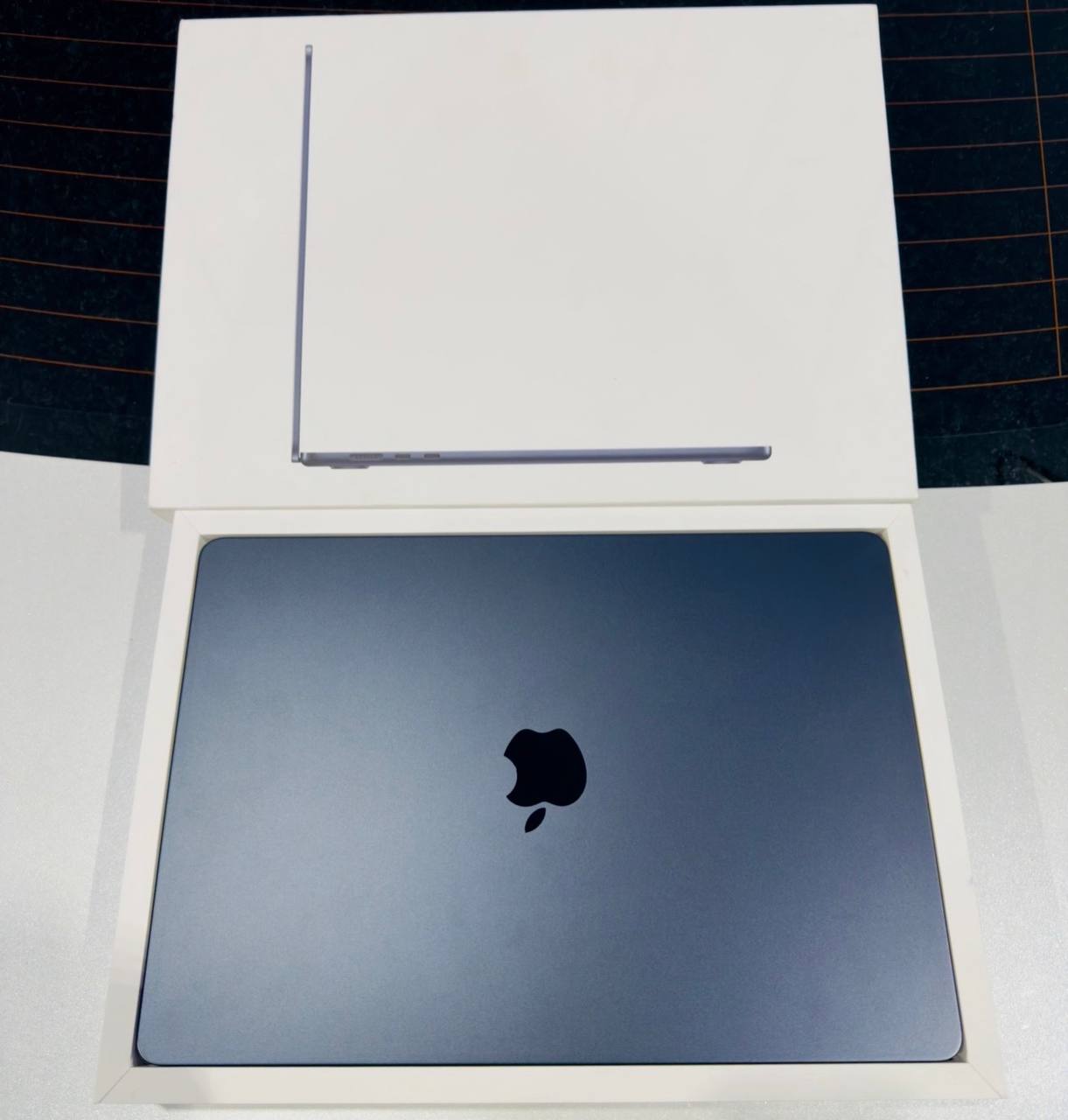 MacBook Air 13,6" (2025) M4 16/256 Midnight