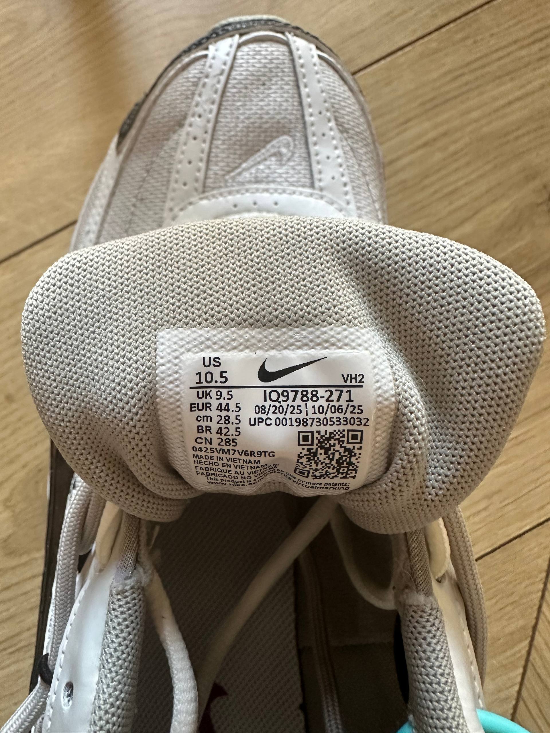 Кроссовки новые US 10.5 / EUR 44.5