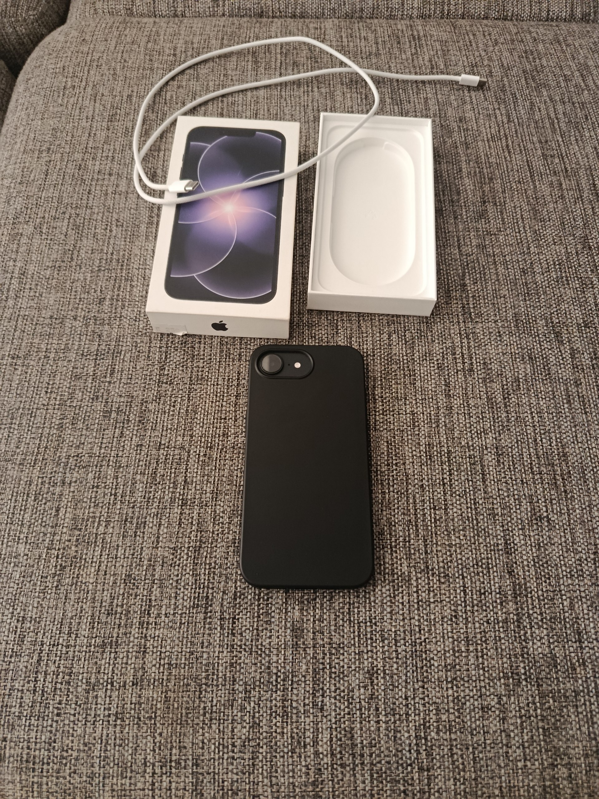 Apple iPhone 17E 256 ГБ E-SIM