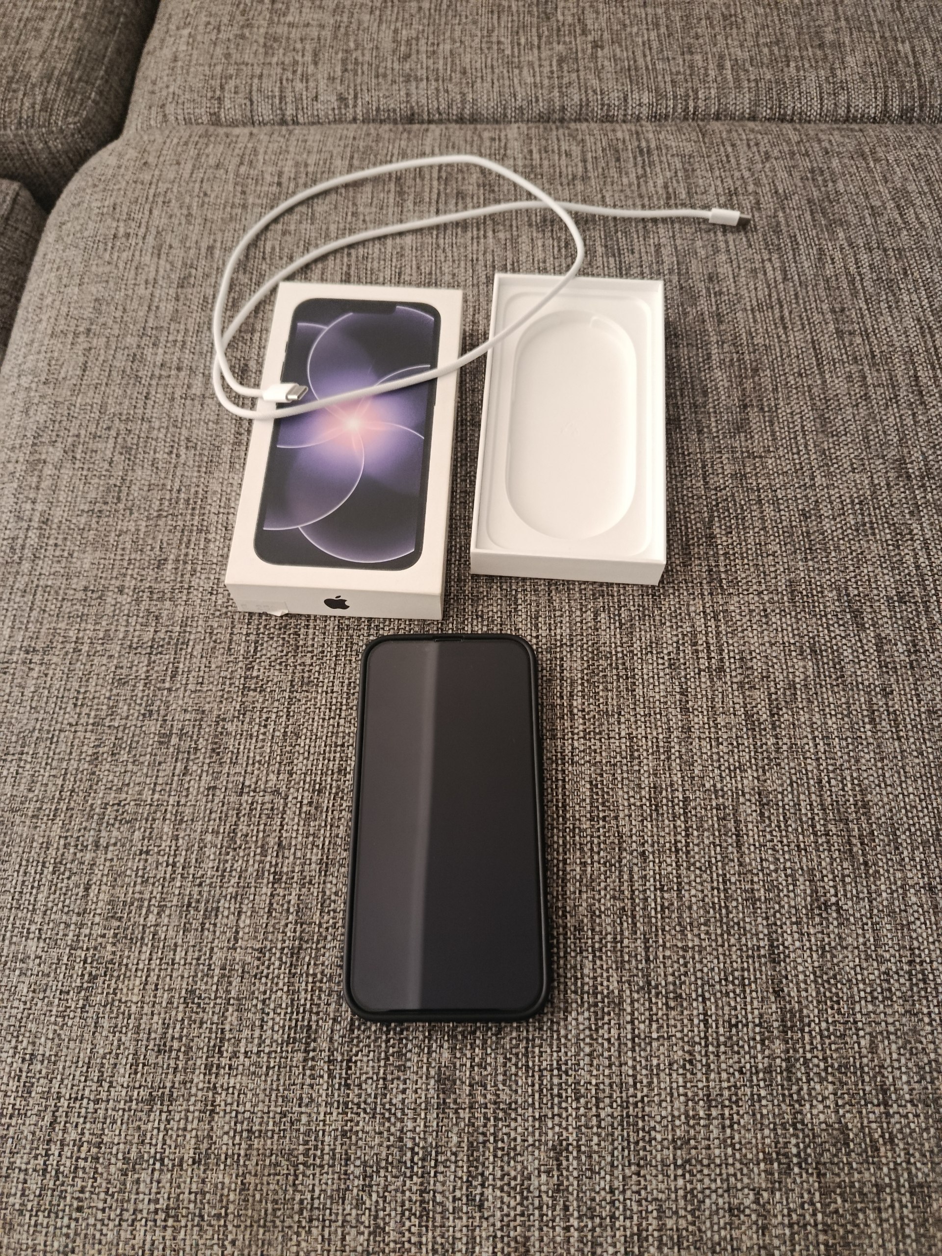 Apple iPhone 17E 256 ГБ E-SIM