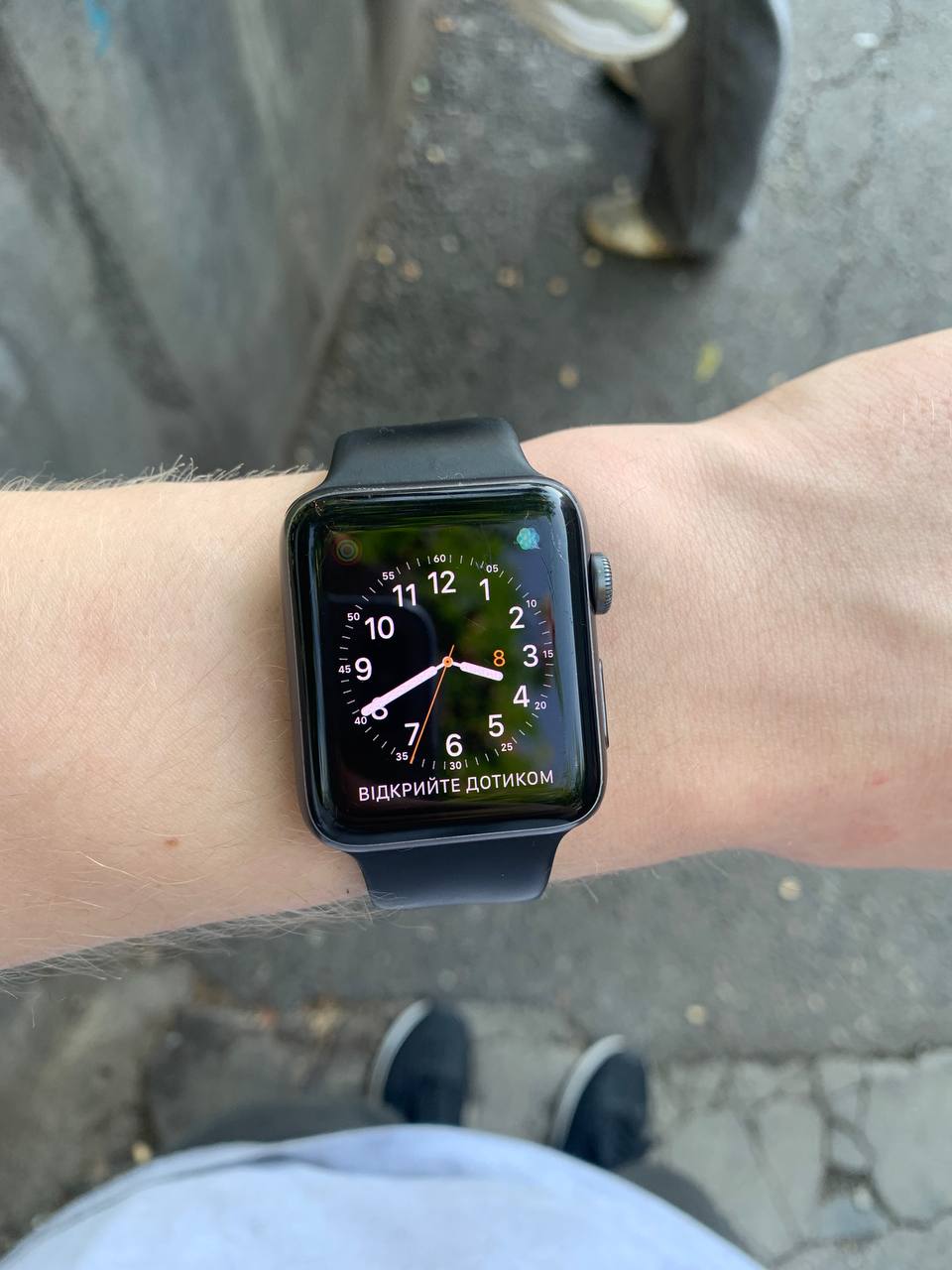 Apple Watch Series 2 Space Gray с черным спортивным ремешком
