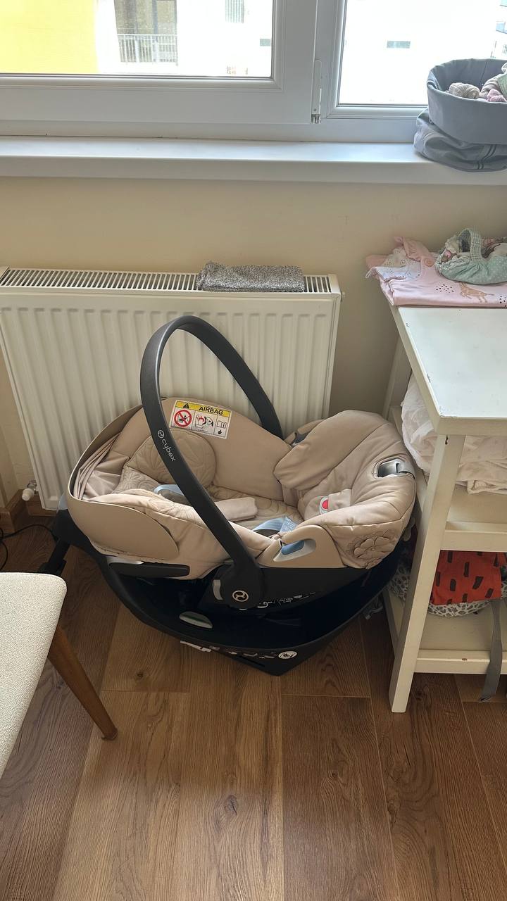 Автокресло CYBEX Cloud Z i-Size Simply Flowers с базой Isofix