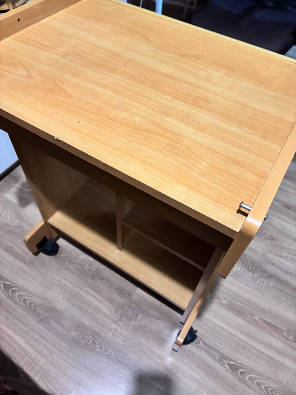 Компактный компьютерный стол 65×50×80 см