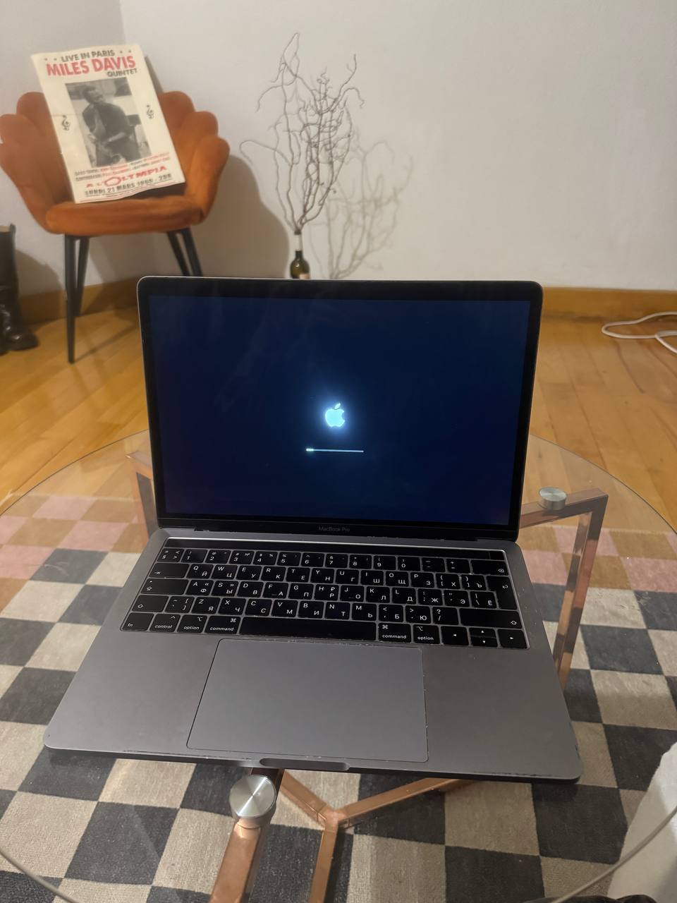 MacBook Pro 13" 2019 Touch Bar (i5, 8/128GB)