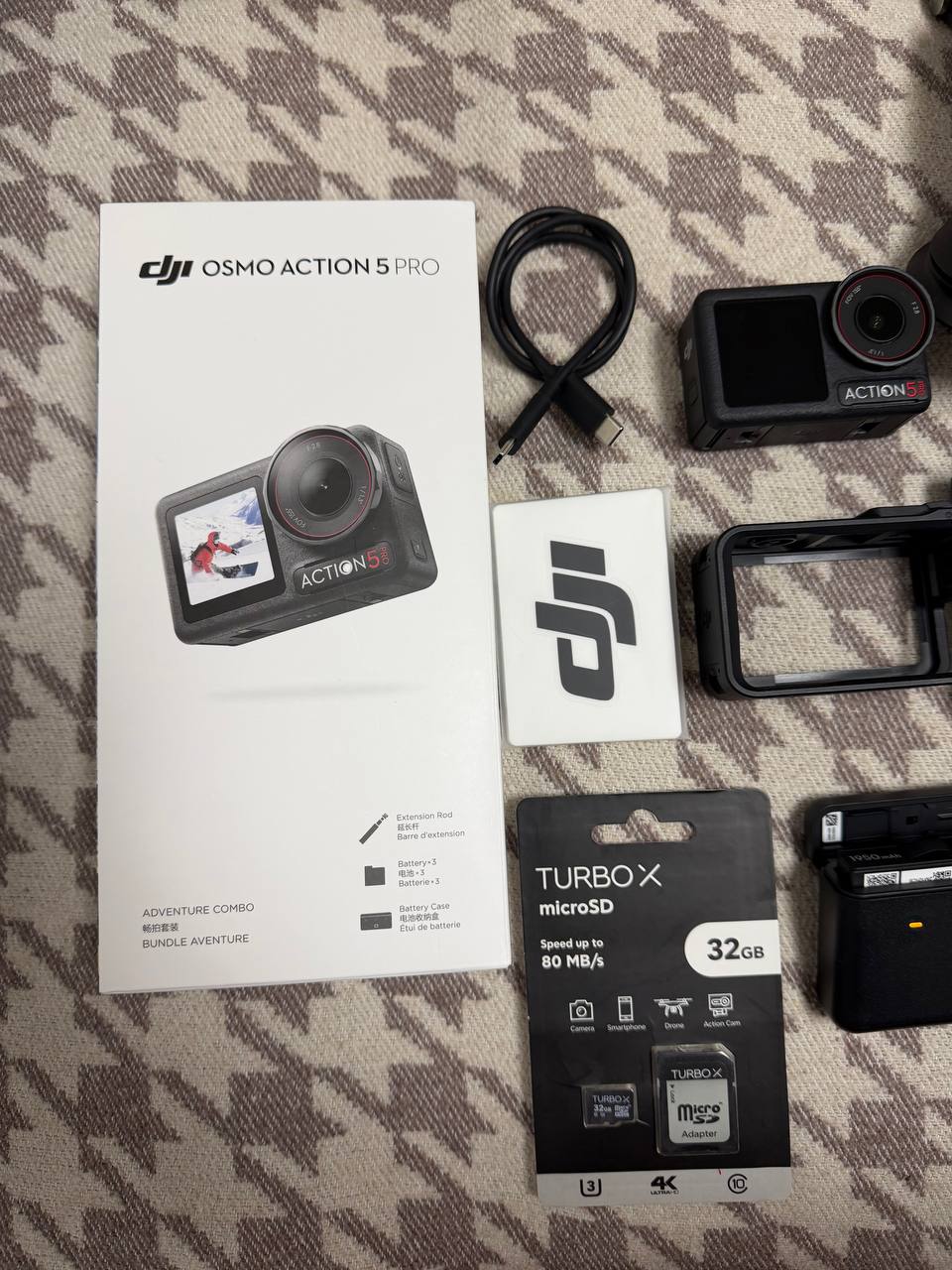 DJI Osmo Action 5 Pro Adventure Combo