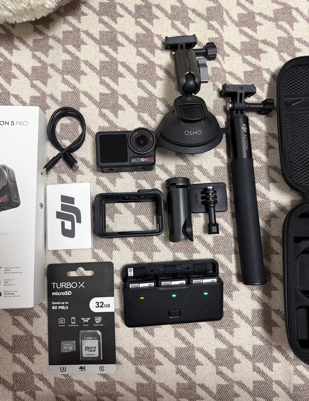 DJI Osmo Action 5 Pro Adventure Combo