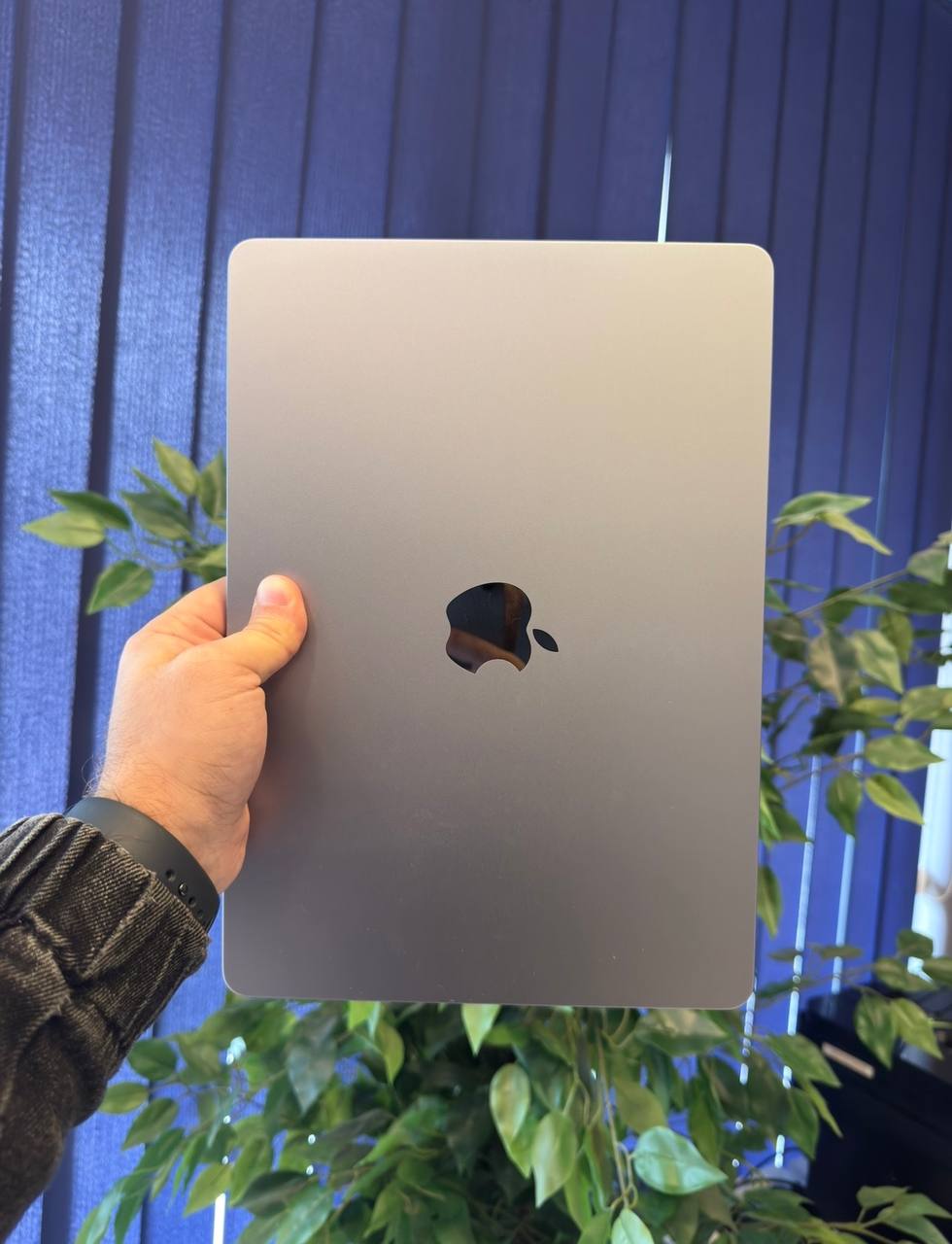 MacBook Air M2 Space Gray 8/256 ГБ