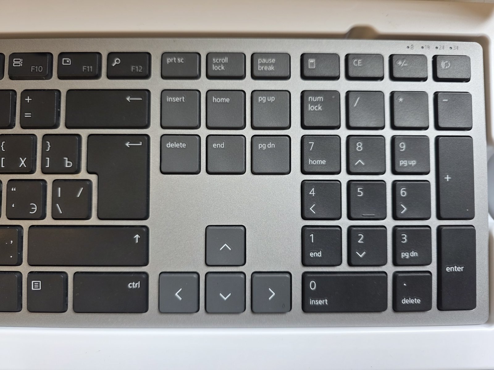 Беспроводная клавиатура Dell KB700, русская раскладка