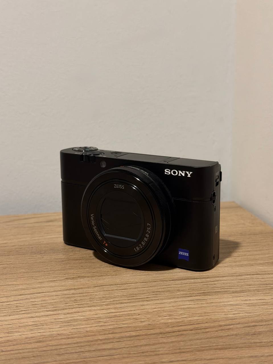 Sony RX100 III (Mark 3) компактная камера