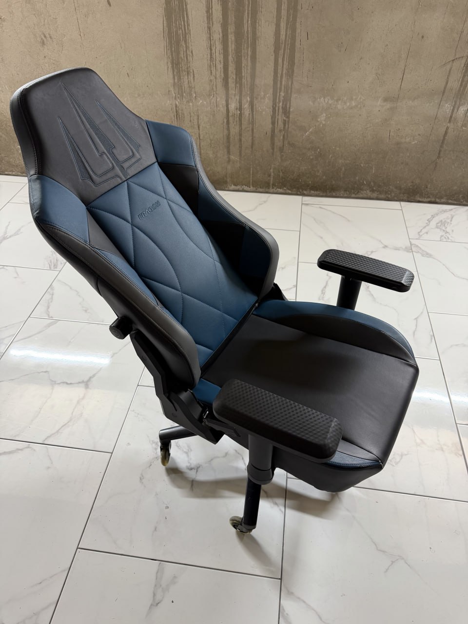 Игровое компьютерное кресло FragON 7X Series Poseidon Black/Blue