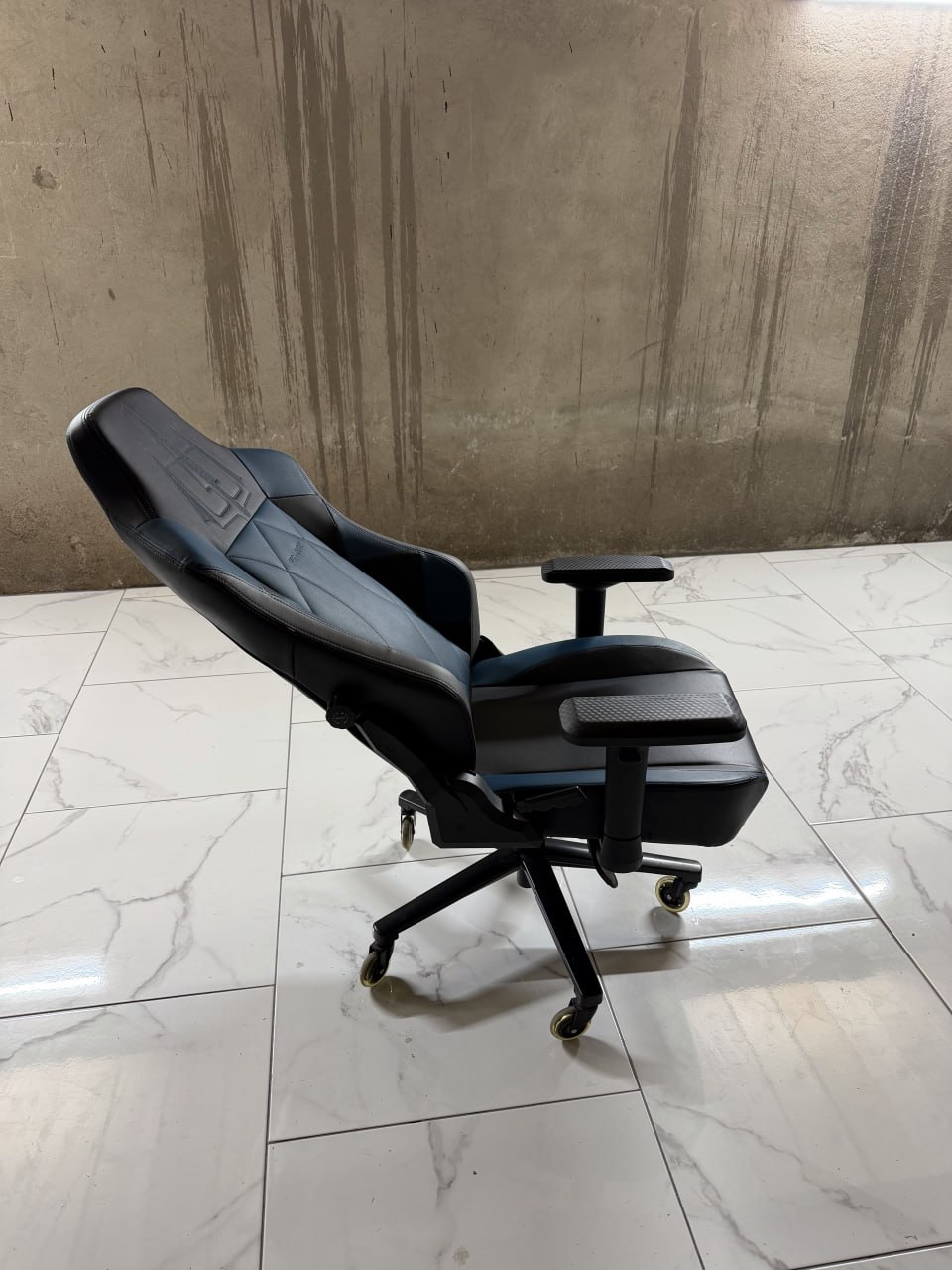 Игровое компьютерное кресло FragON 7X Series Poseidon Black/Blue