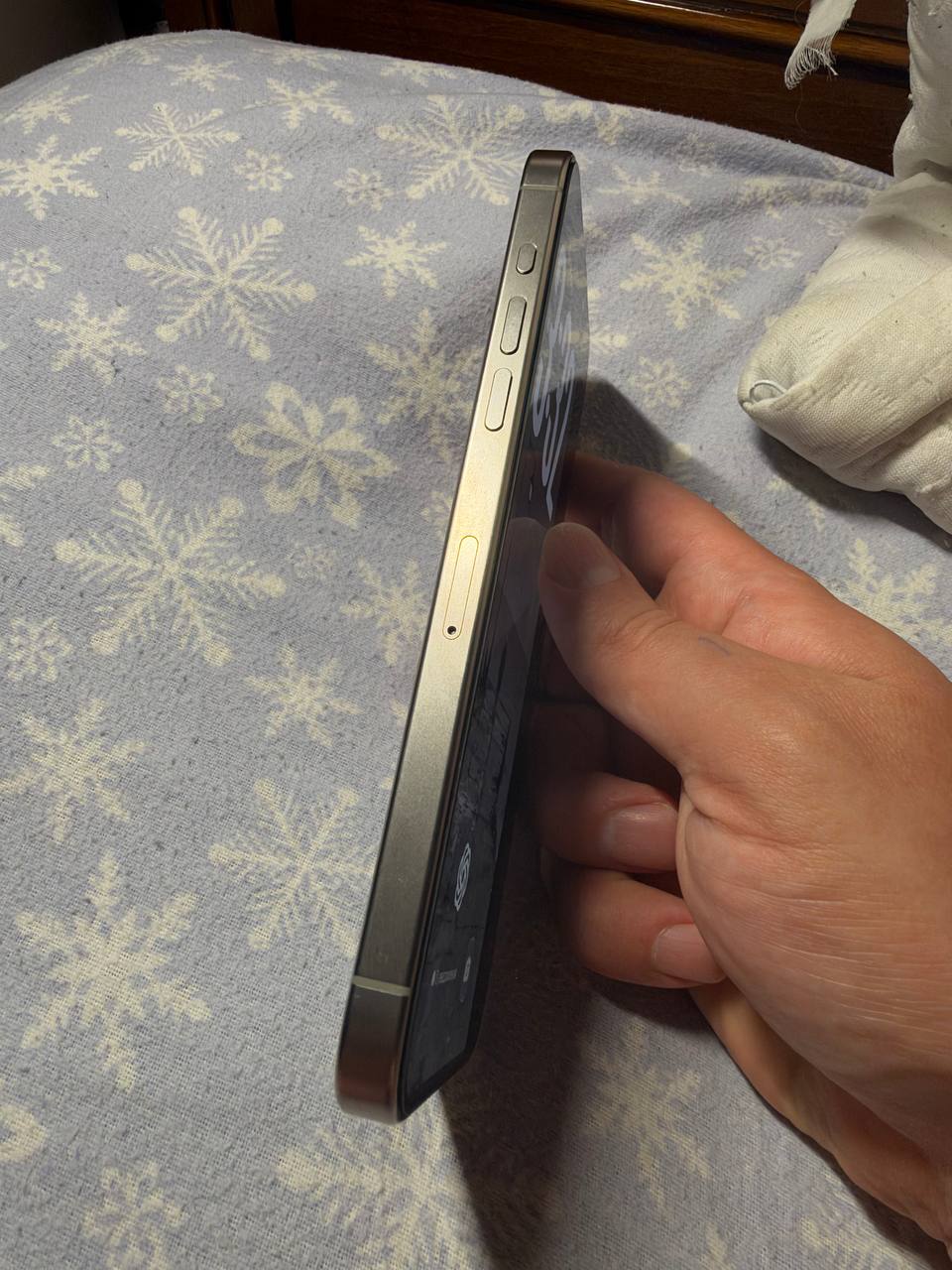 iPhone 15 Pro Max (SIM + eSIM)